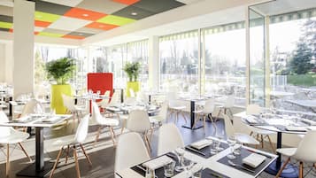 Serveert diner, moderne Europese gerechten