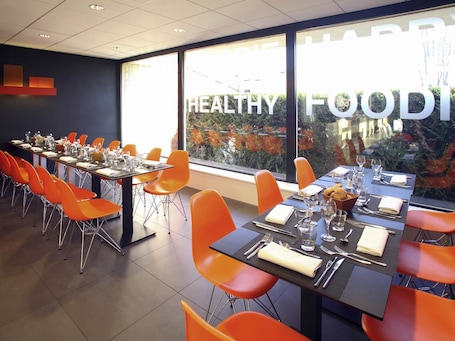 Dinner served . ibis Styles Nancy Sud