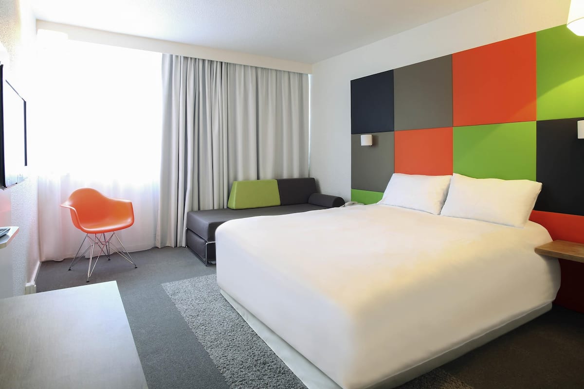 Standard Room, Multiple Beds (Standard) | Desk, blackout drapes, soundproofing, iron/ironing board