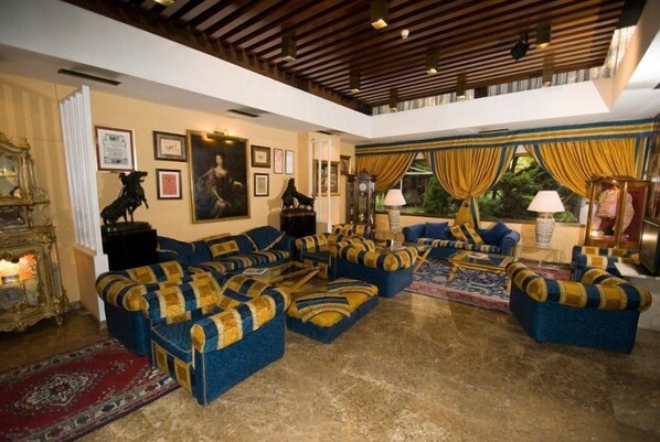 Siddeområde i lobbyen