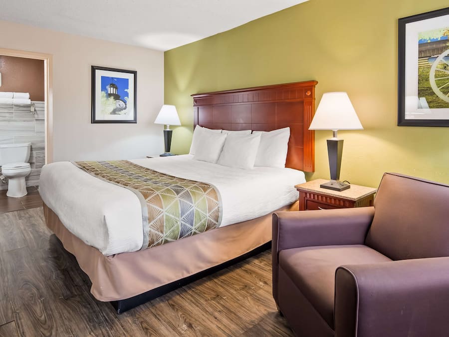 Escritorio y espacio para trabajar con laptop