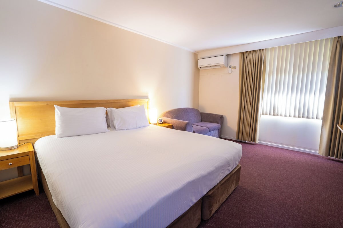 Executive-Zimmer, 1 King-Bett | Minibar, laptopgeeigneter Arbeitsplatz, Verdunkelungsvorhänge