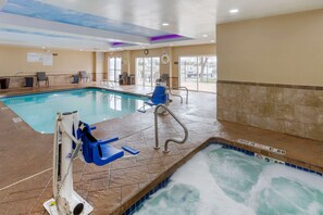 Indoor pool, sun loungers