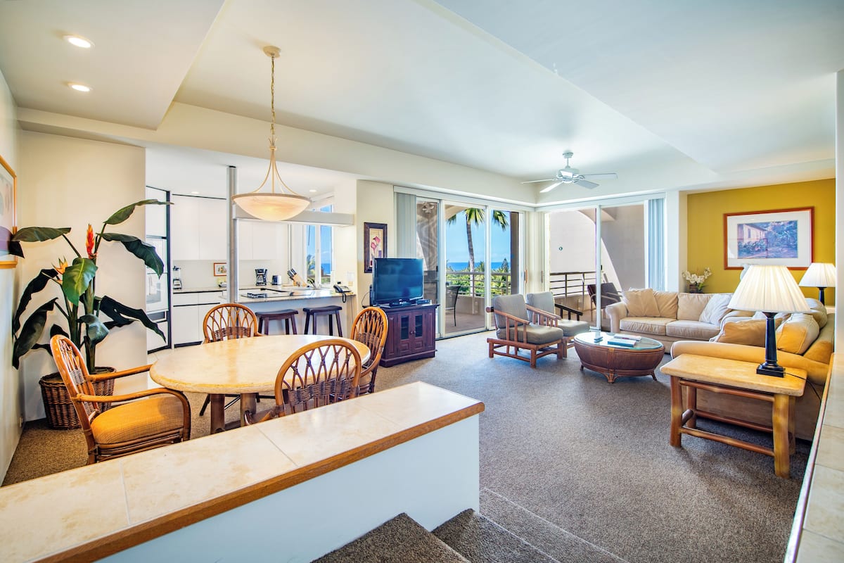 Villa, Multiple Beds, Ocean View | Living area | 32-inch flat-screen TV with cable channels, TV