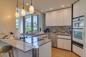 Garden Villa Deluxe 2 Bedroom 2 Bath | Private kitchen | Fridge, microwave, oven, stovetop