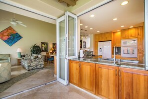Deluxe Villa, 2 Bedrooms, 2 Bathrooms, Garden Area (1806) | Private kitchen