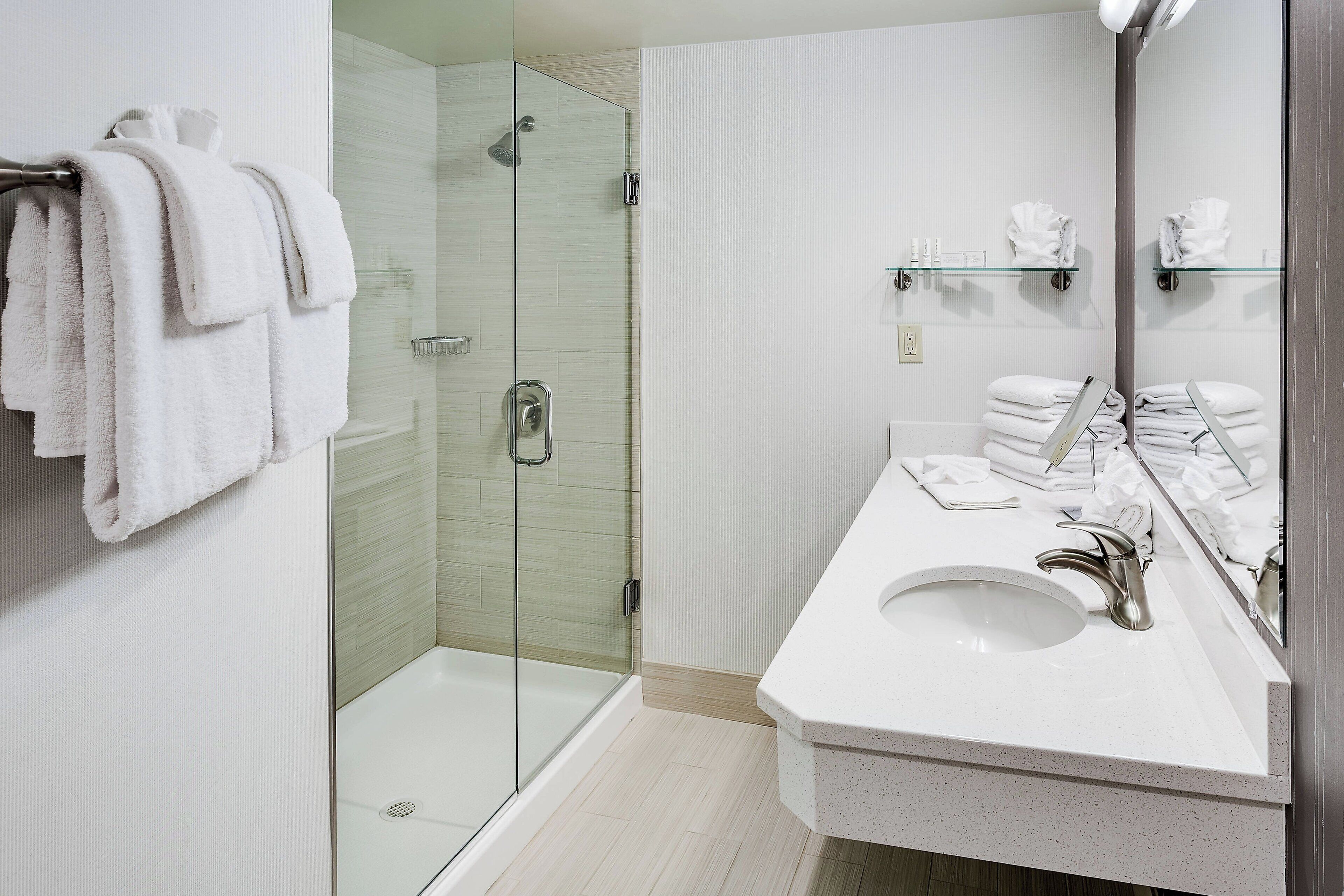 combined shower/bathtub, free toiletries, hair dryer, towels