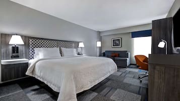 Bureau, rideaux occultants, fer et planche Ă repasser, Wi-Fi gratuit