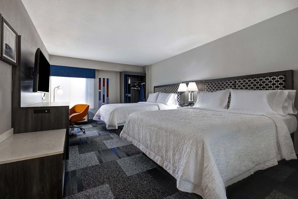 Desk, blackout drapes, iron/ironing board, free WiFi