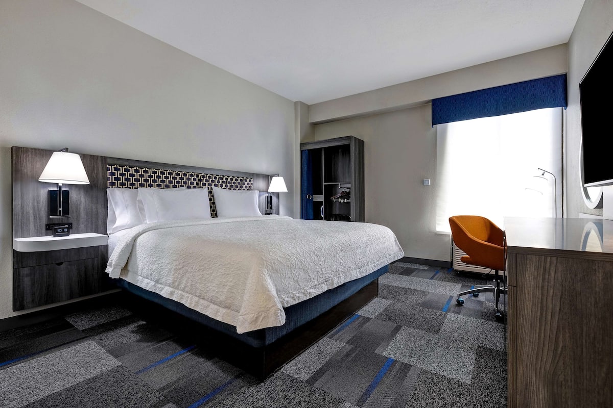 Desk, blackout drapes, iron/ironing board, free WiFi
