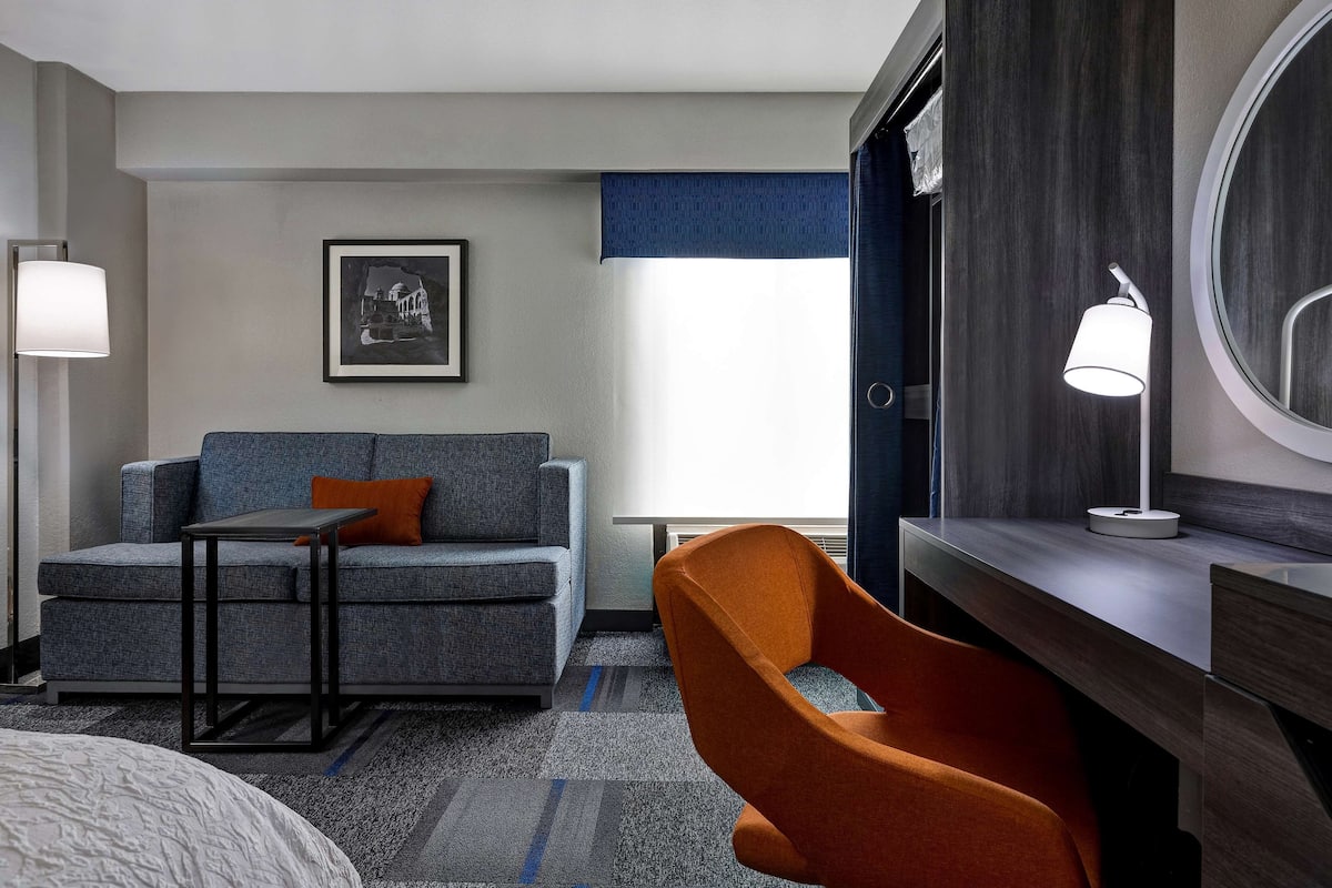 Desk, blackout drapes, iron/ironing board, free WiFi