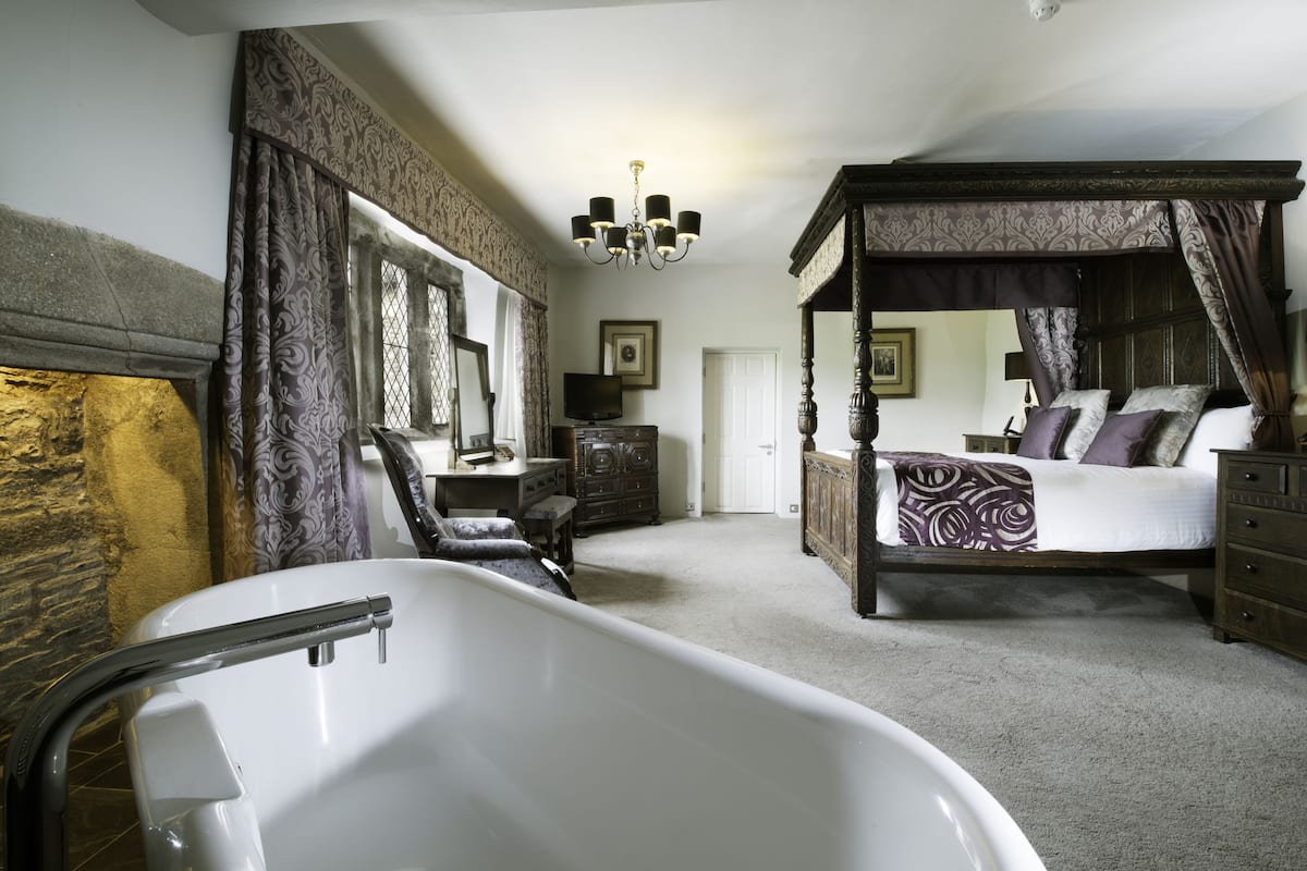 Room ( Four Poster)