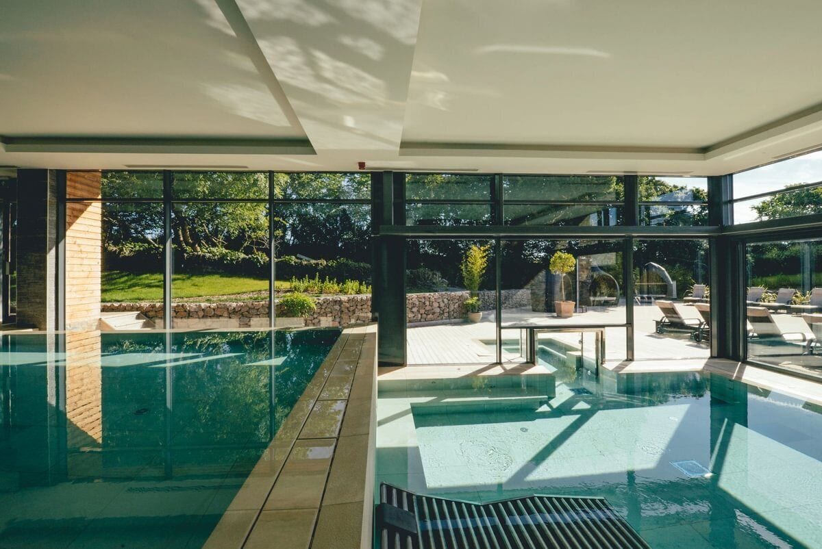 Salas de tratamientos para parejas, sauna, bañera de hidromasaje 