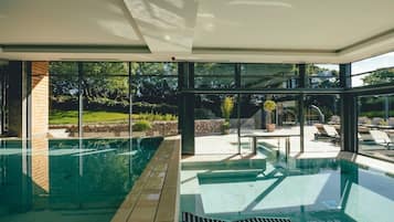 Salas de tratamientos para parejas, sauna, bañera de hidromasaje