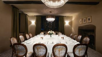 3 restaurantes; se sirven almuerzos, cenas y brunches