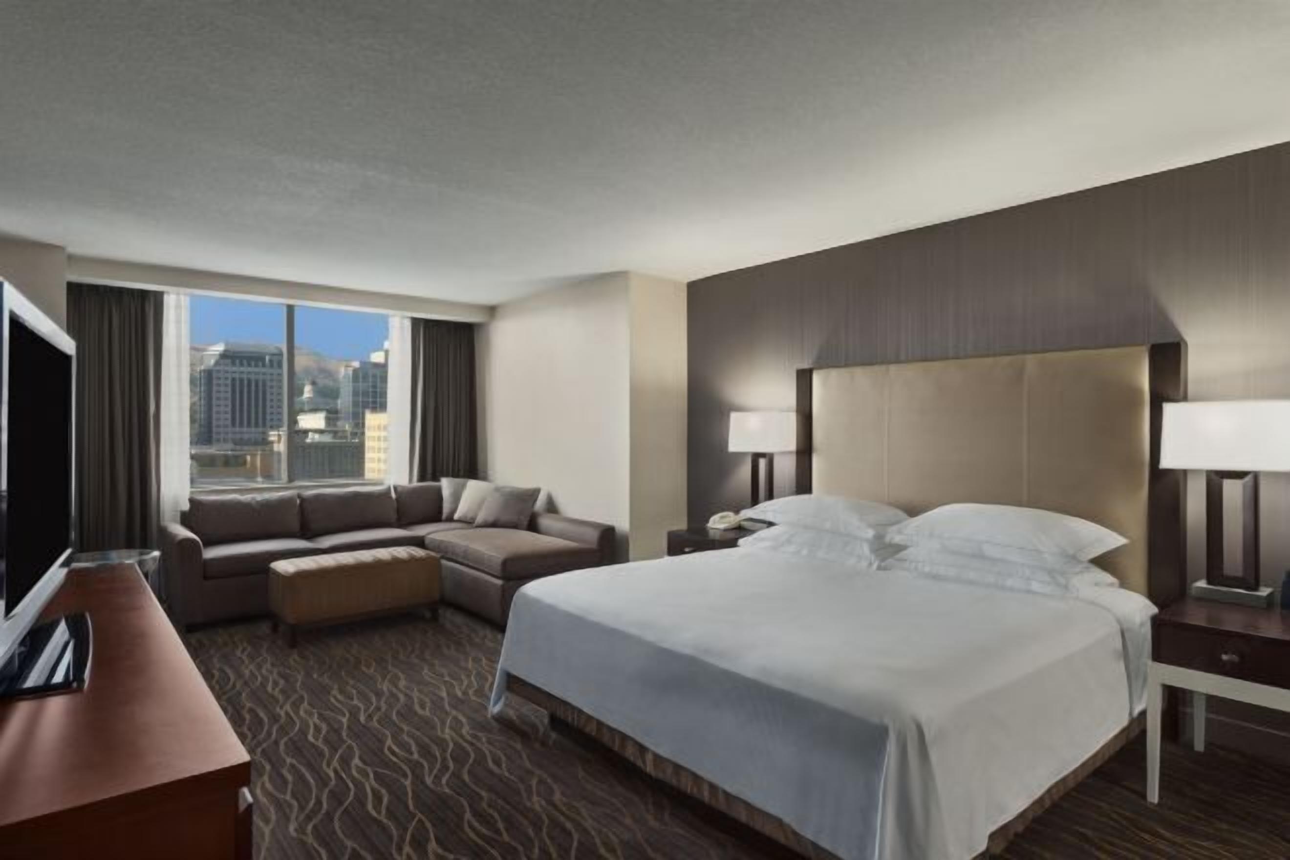 Premium bedding, pillowtop beds, in-room safe, desk