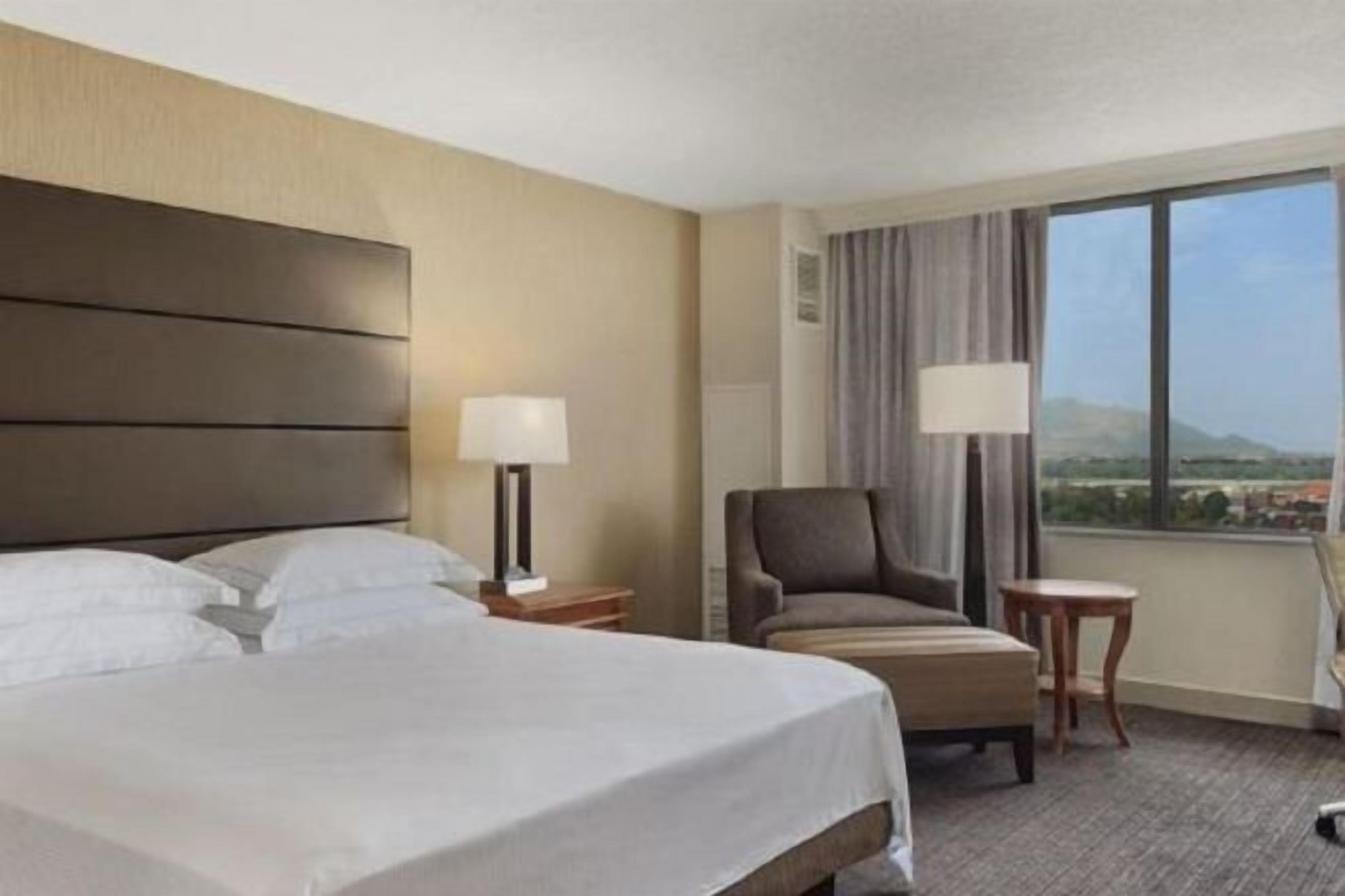 Premium bedding, pillowtop beds, in-room safe, desk