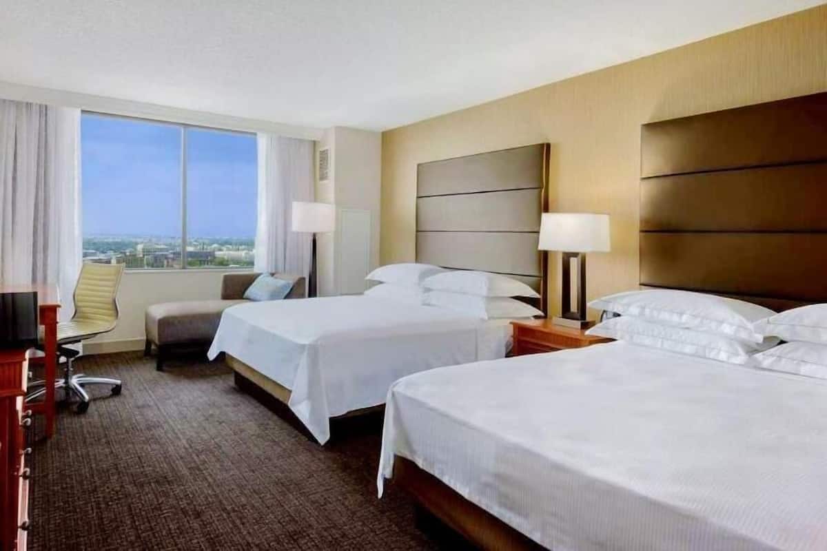 Ylelliset vuodevaatteet, pillowtop-patjalliset sängyt