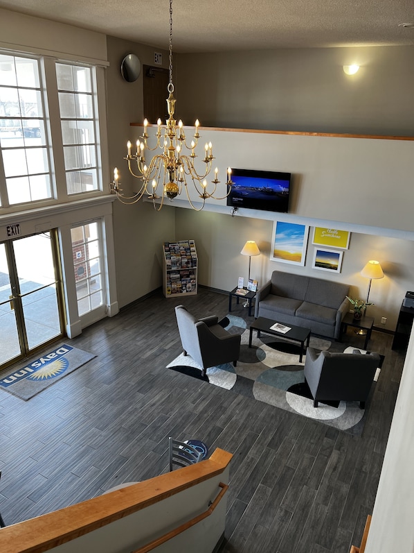 Lobby - Days Inn by Wyndham Hays (Hays)