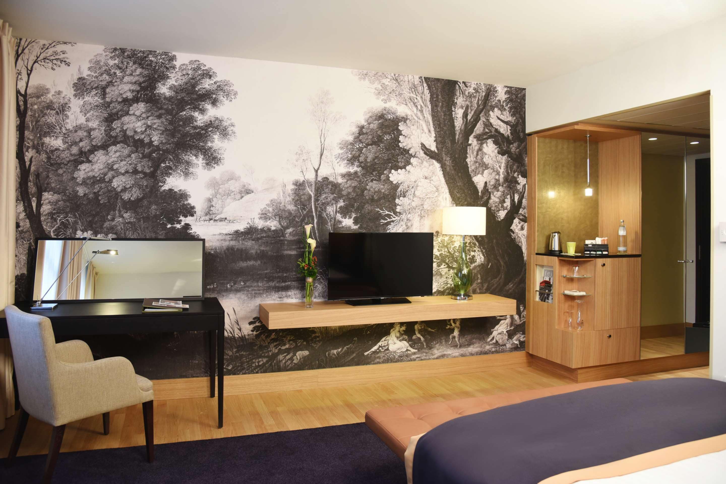 superior room | 1 bedroom, minibar, in-room safe, desk