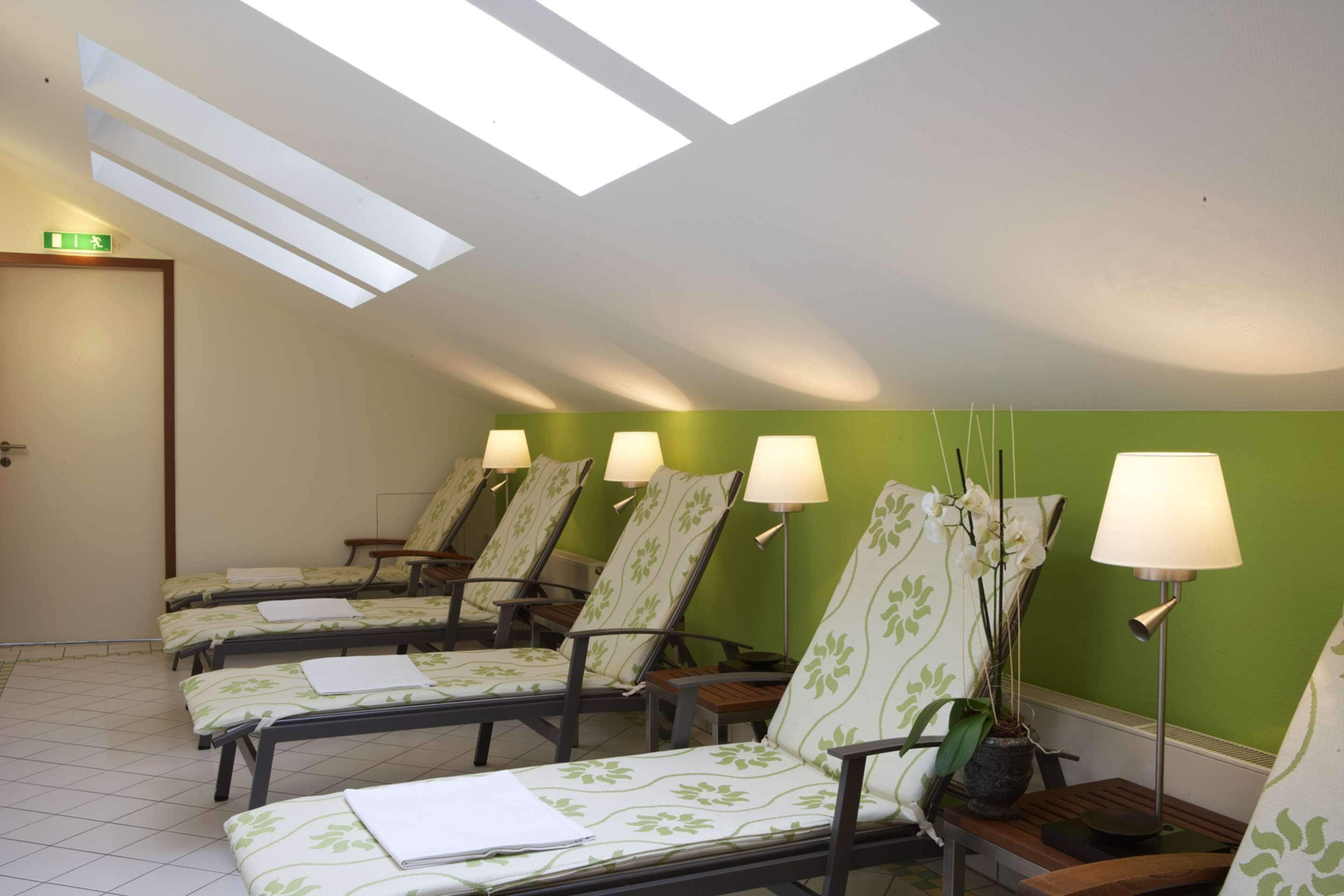 sauna, steam room, turkish bath/hammam