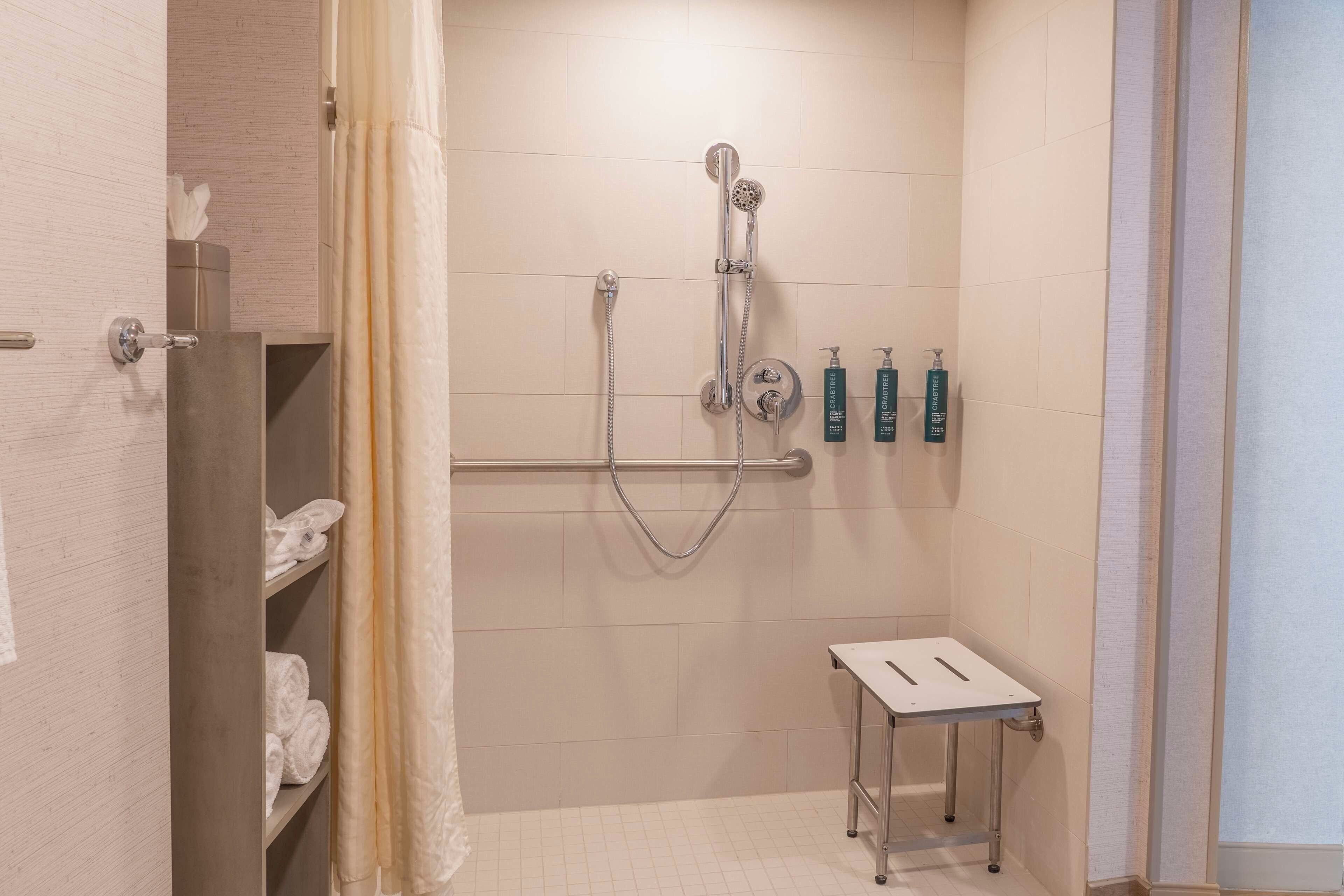 Photo - DoubleTree by Hilton Orange County Airport