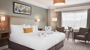 Literie hypoallergénique, coffres-forts dans les chambres, bureau