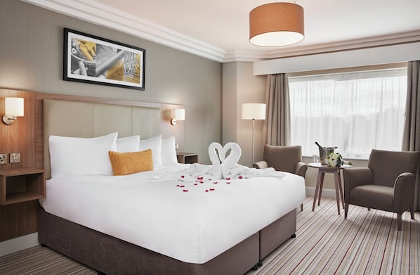 Hypo-allergenic bedding, in-room safe, desk, laptop workspace