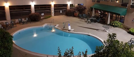 Piscine extérieure (ouverte en saison)