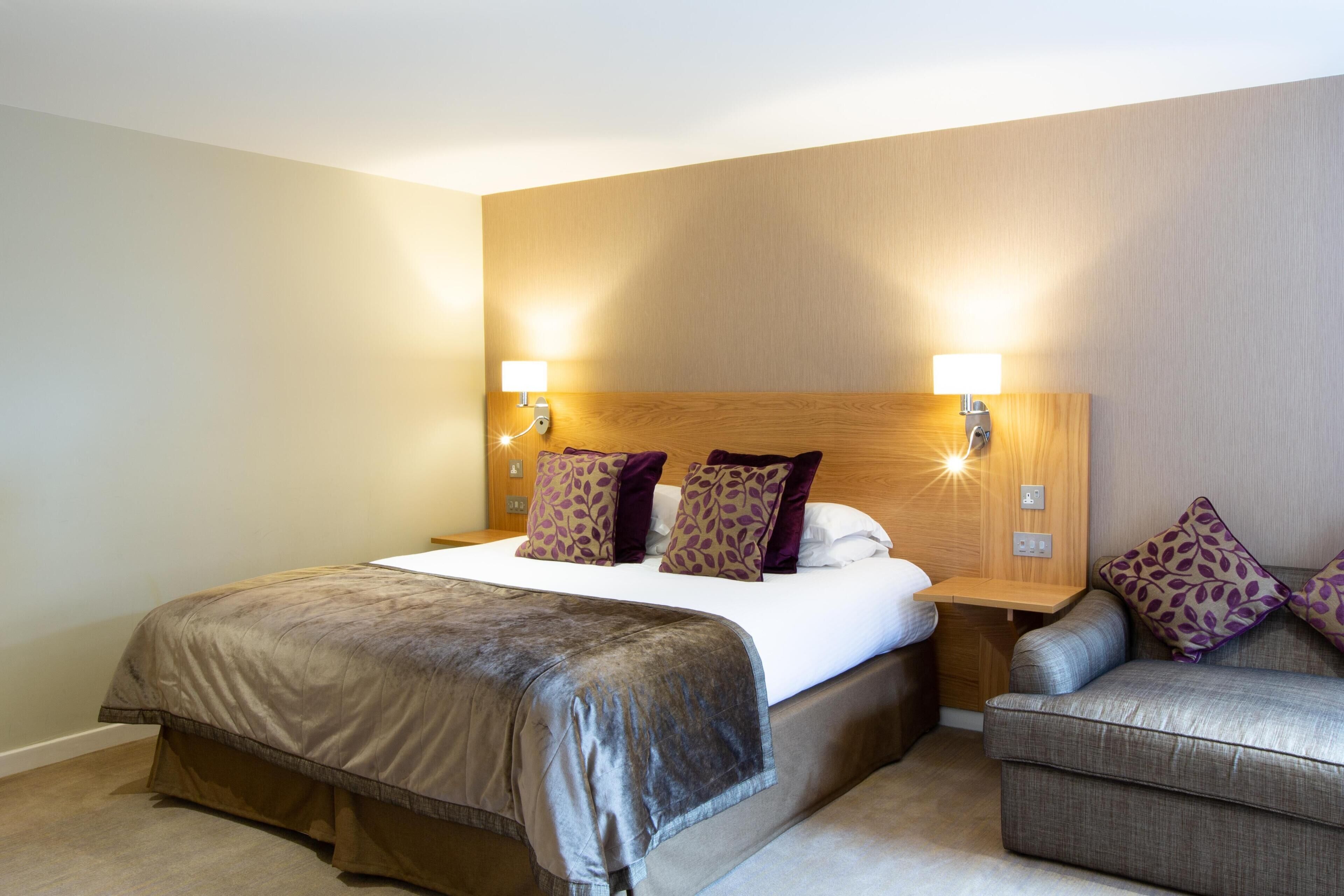 Classic Room, 2 Twin Beds, Non Smoking (with Sofabed) | In-room safe, individually decorated, iron/ironing board, free WiFi