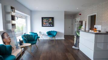 Trị liệu toàn thân, massage đá nóng, massage mô sâu, massage Thụy Điển