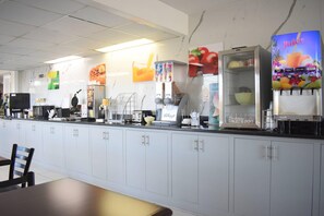 Petit déjeuner buffet compris