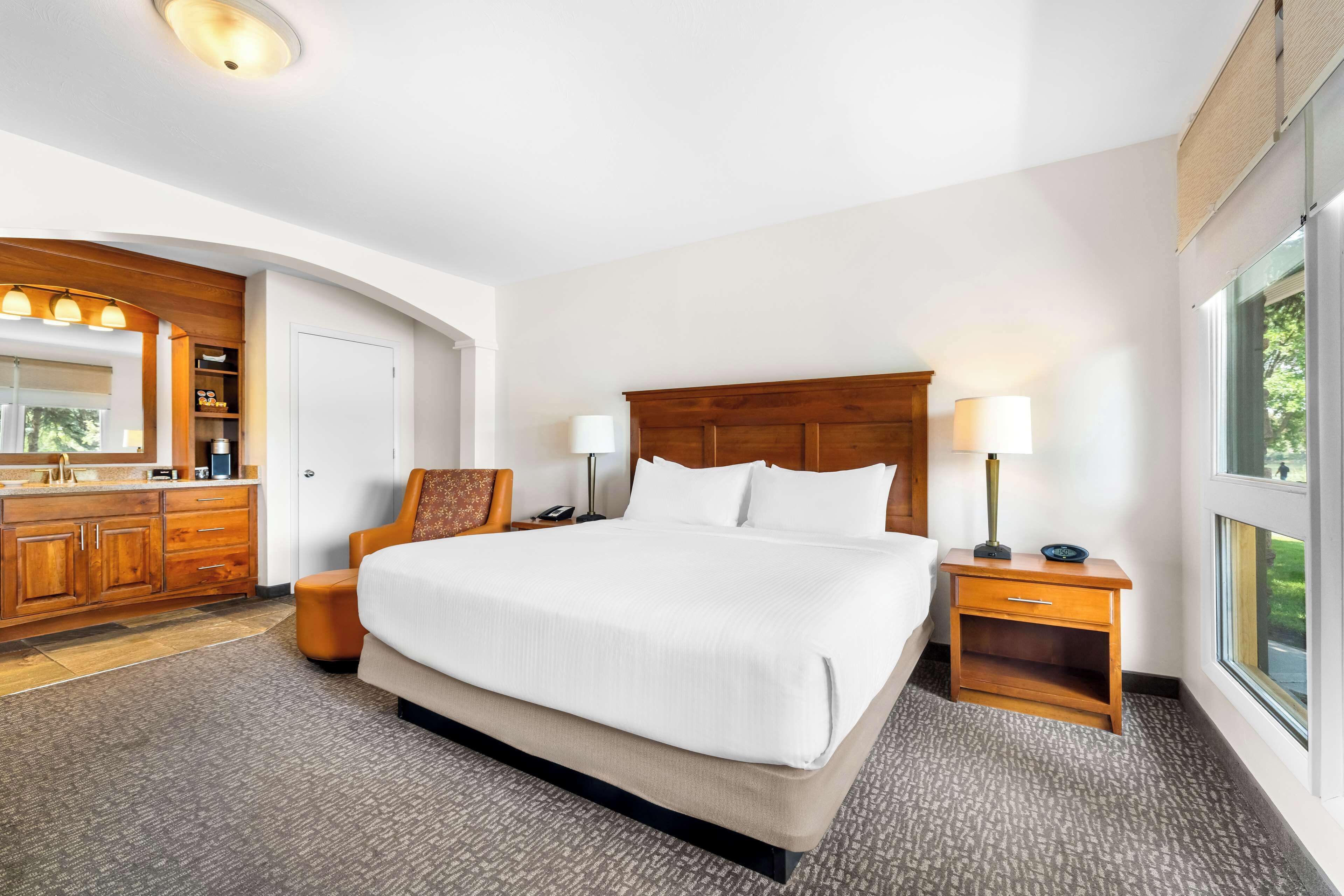 Individually decorated, individually furnished, desk, laptop workspace