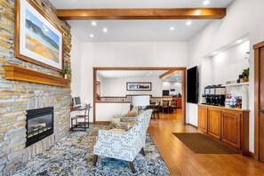 Lobby - Best Western Driftwood Inn (Idaho Falls)