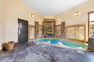 Bañera de hidromasaje interior