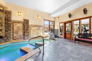 Indoor spa tub