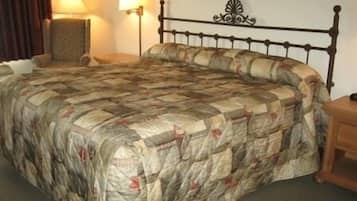 Camera Standard, non fumatori, idromassaggio | Biancheria da letto di alta qualità, copriletto in piuma