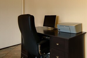 Desk, laptop workspace, iron/ironing board, free WiFi