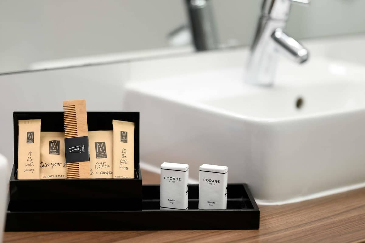 Hypo-allergenic bedding, minibar, in-room safe, desk