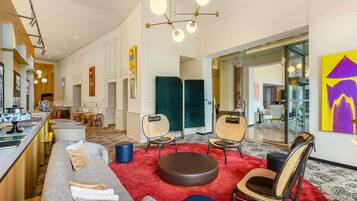 Lounge dans le hall