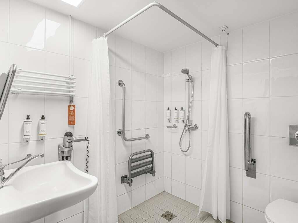 Literie hypoallergénique, minibar, coffres-forts dans les chambres
