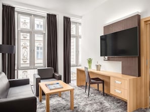 Suite, 1 grand lit | Literie hypoallergénique, minibar, coffres-forts dans les chambres