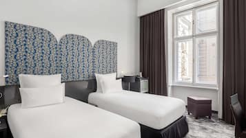 Classic Room, 2 Twin Beds | Hypo-allergenic bedding, minibar, in-room safe, desk