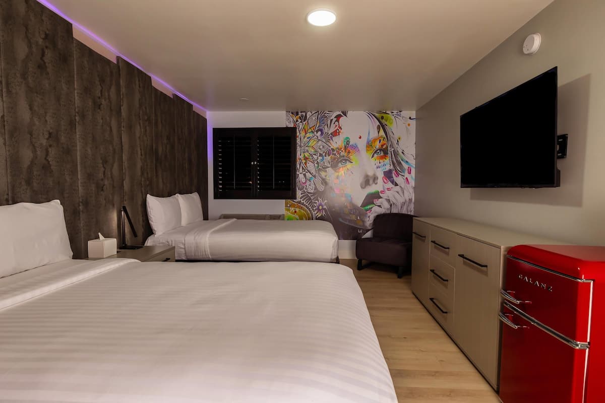Room, 2 Queen Beds, Non Smoking