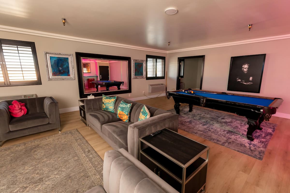 Suite, 1 Bedroom, Non Smoking (Lexi Suite, 1 King Bed)