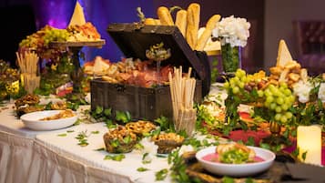 Alimentos y bebidas