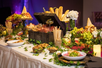 Food and drink at Lexi Las Vegas