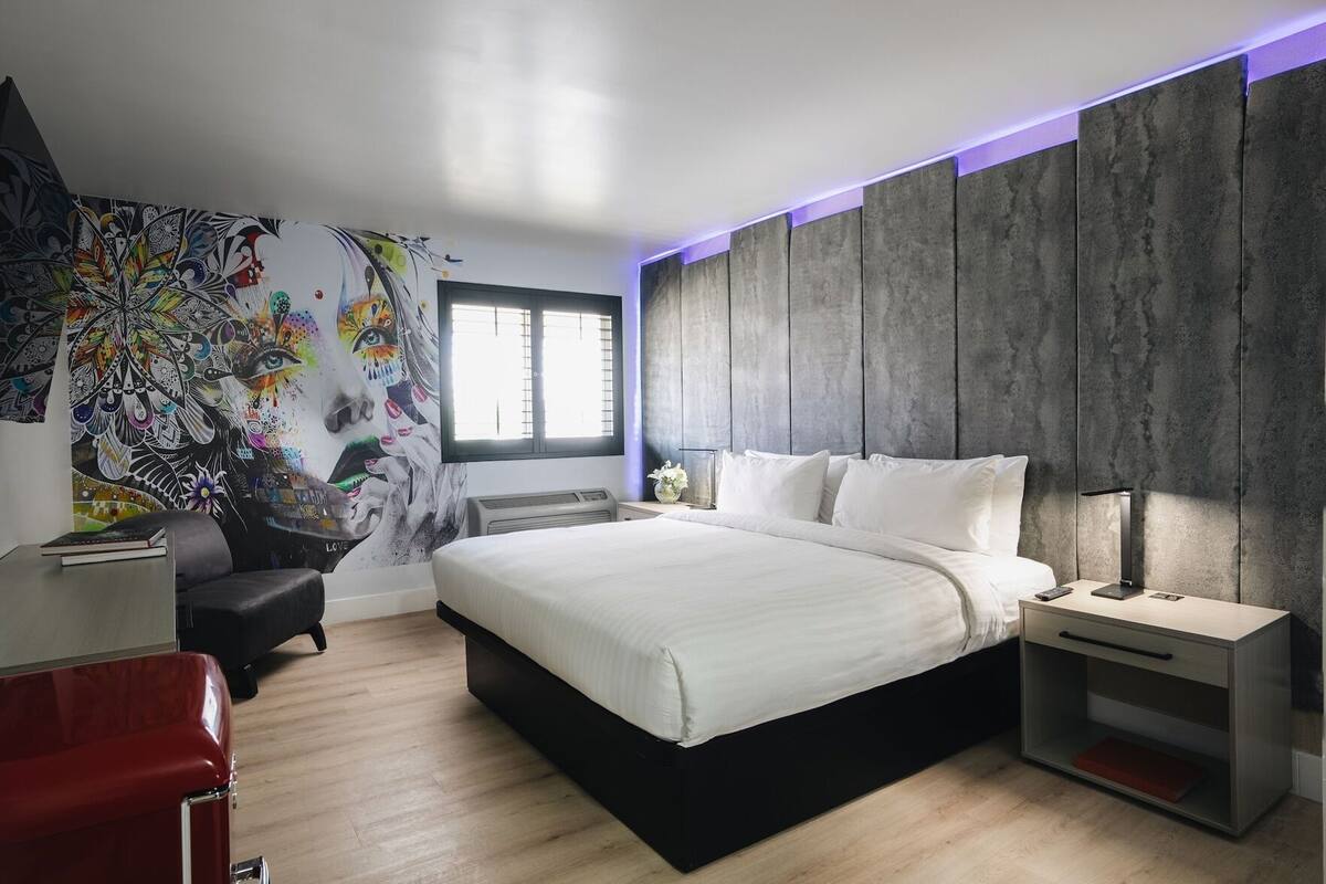 In-room safe, iron/ironing board, bed sheets