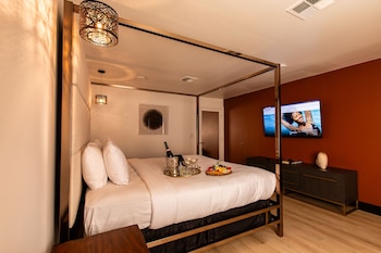 Luxury Penthouse | 1 bedroom, in-room safe, iron/ironing board, bed sheets at Lexi Las Vegas