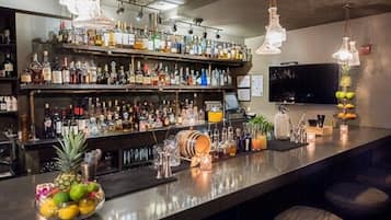 Se sirven cenas y cocina internacional